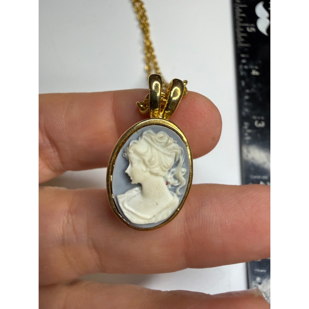 Blue Cameo Pendant Necklace Gold Tone Victorian Style Woman Profile 18 Inch
